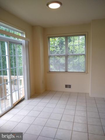 19 WORDSWORTH CT, East Windsor, NJ 08520