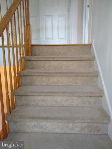 19 WORDSWORTH CT, East Windsor, NJ 08520