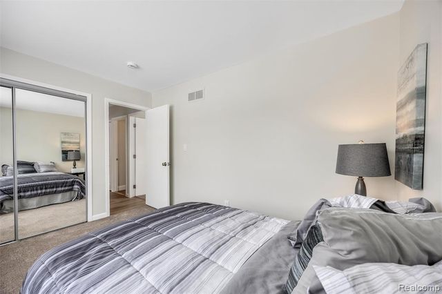 35335 Tall Oaks Drive, Sterling Heights, MI 48312