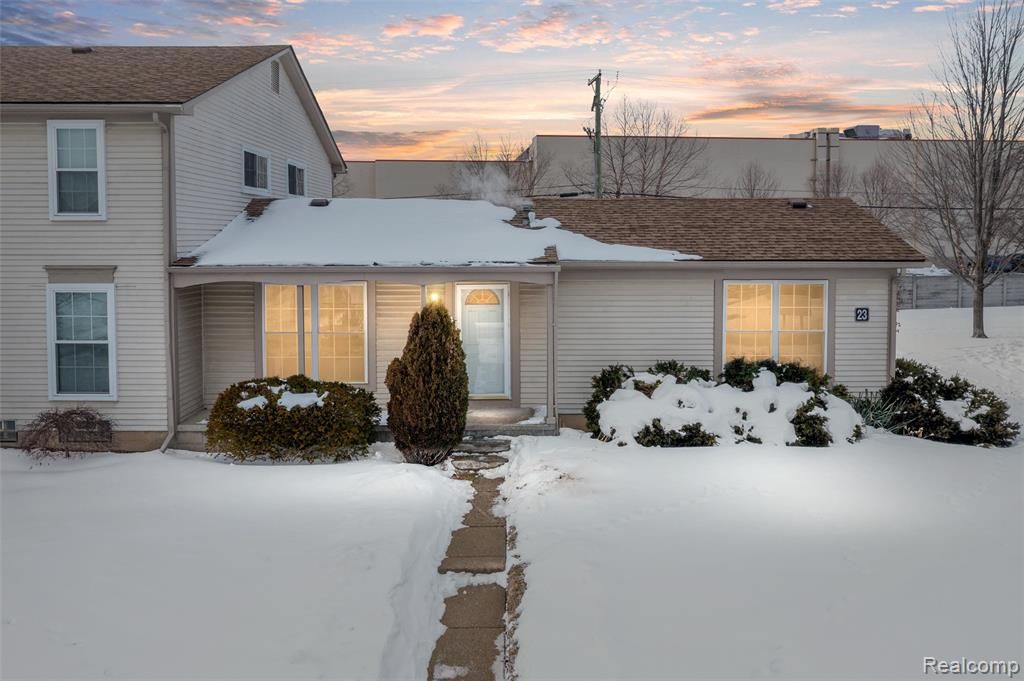 35335 Tall Oaks Drive, Sterling Heights, MI 48312