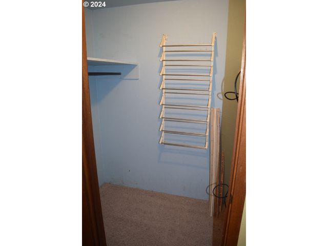 212 S WATER St, Weston, OR 97886