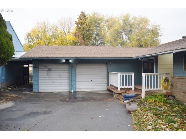 212 S WATER St, Weston, OR 97886