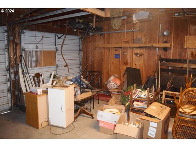 212 S WATER St, Weston, OR 97886