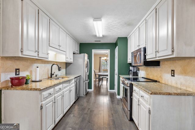 113 Colonial Court 100, Lagrange, GA 30240