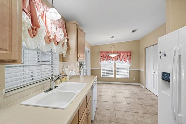 37536 GILL AVENUE, Zephyrhills, FL 33541