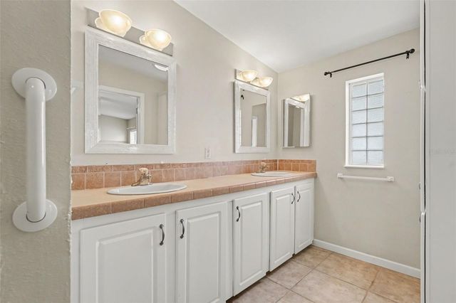 37536 GILL AVENUE, Zephyrhills, FL 33541