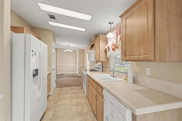 37536 GILL AVENUE, Zephyrhills, FL 33541