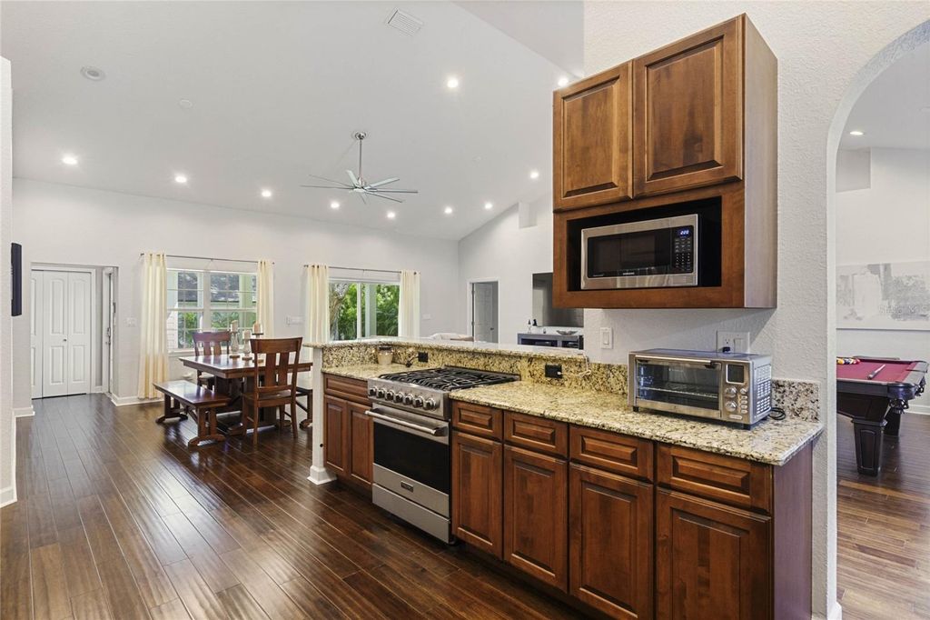 Image 15 of property listing at 715 MAGNOLIA STREET, Windermere, FL 34786