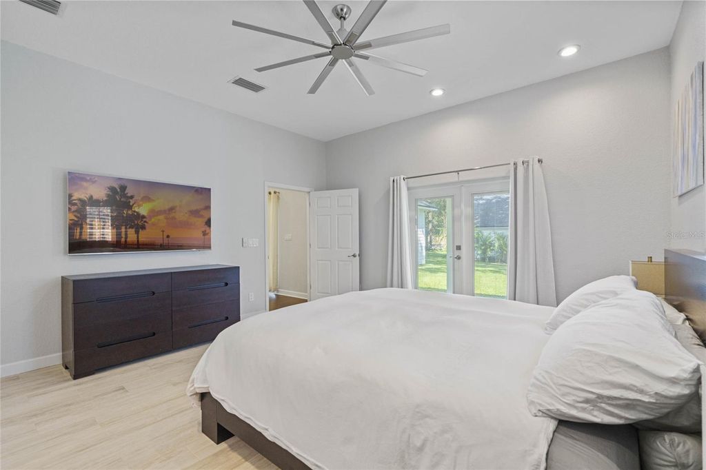 Image 25 of property listing at 715 MAGNOLIA STREET, Windermere, FL 34786