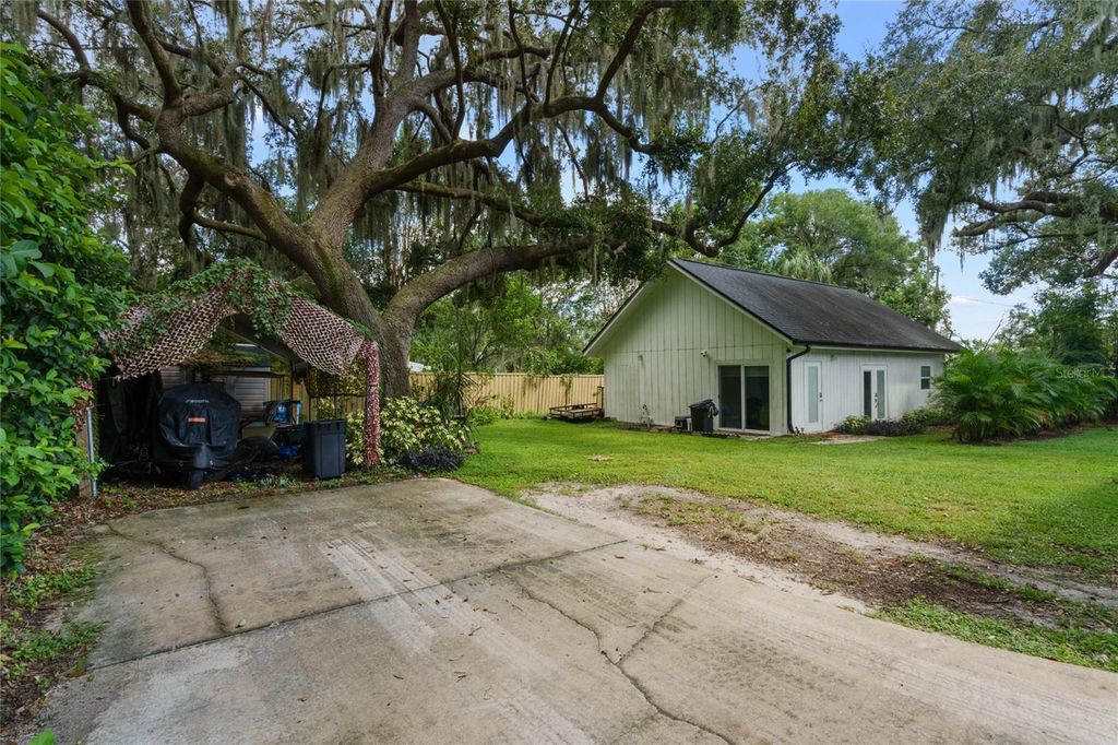 Image 37 of property listing at 715 MAGNOLIA STREET, Windermere, FL 34786