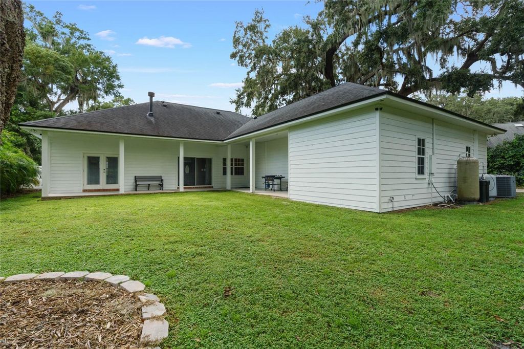 Image 38 of property listing at 715 MAGNOLIA STREET, Windermere, FL 34786