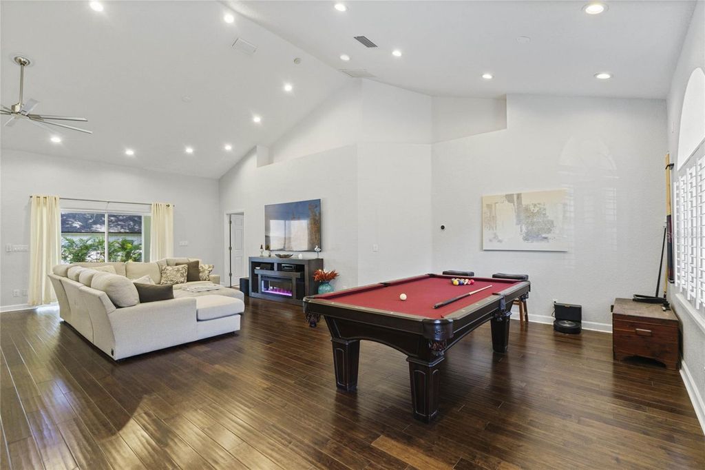 Image 6 of property listing at 715 MAGNOLIA STREET, Windermere, FL 34786