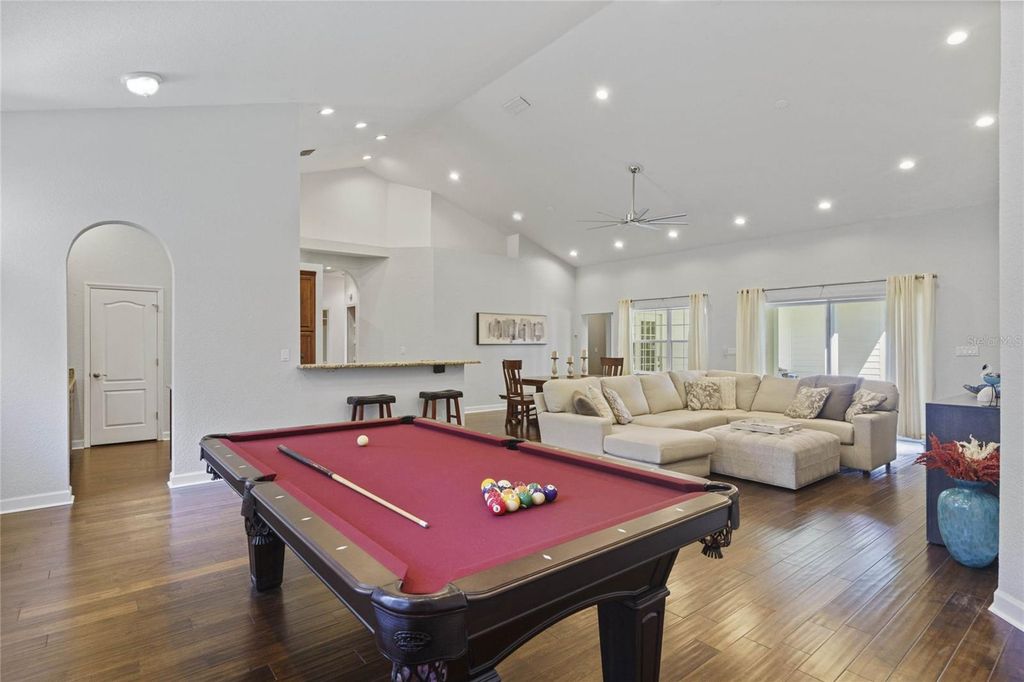 Image 7 of property listing at 715 MAGNOLIA STREET, Windermere, FL 34786