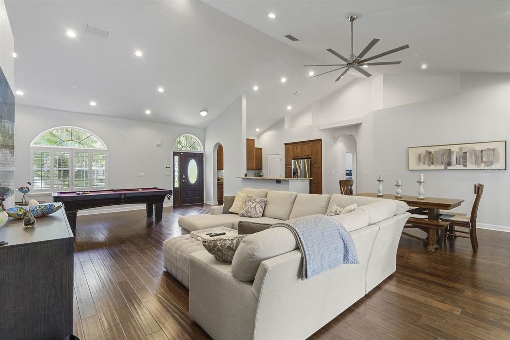 Image 8 of property listing at 715 MAGNOLIA STREET, Windermere, FL 34786
