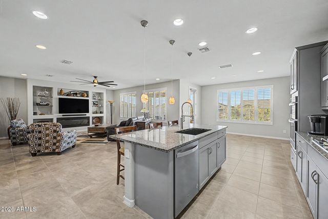 2522 E NOVAK Way, Phoenix, AZ 85042