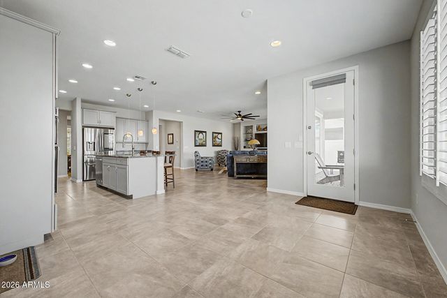 2522 E NOVAK Way, Phoenix, AZ 85042