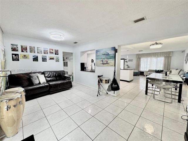 7005 NW 94th Ave, Tamarac, FL 33321