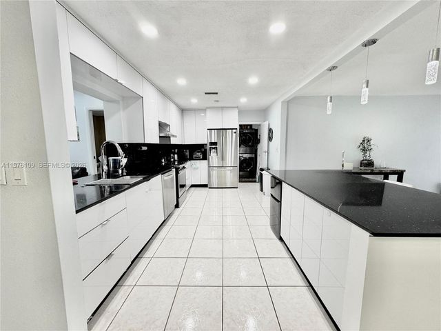 7005 NW 94th Ave, Tamarac, FL 33321