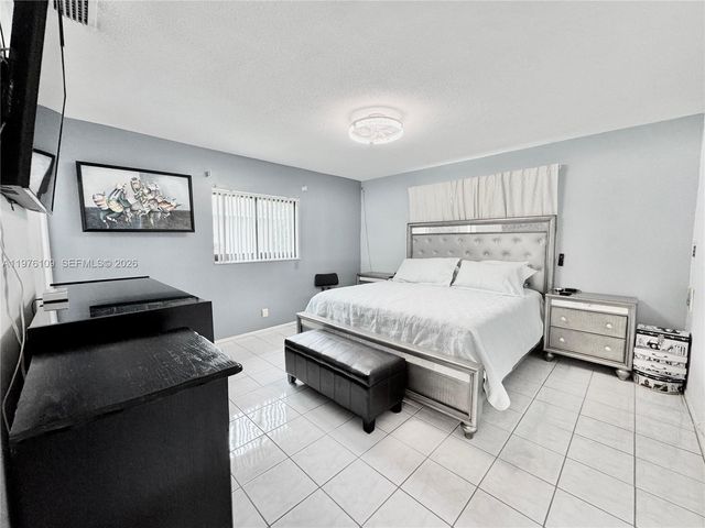 7005 NW 94th Ave, Tamarac, FL 33321