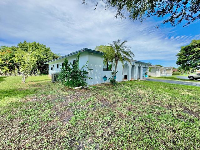 7005 NW 94th Ave, Tamarac, FL 33321