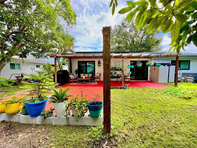 7005 NW 94th Ave, Tamarac, FL 33321