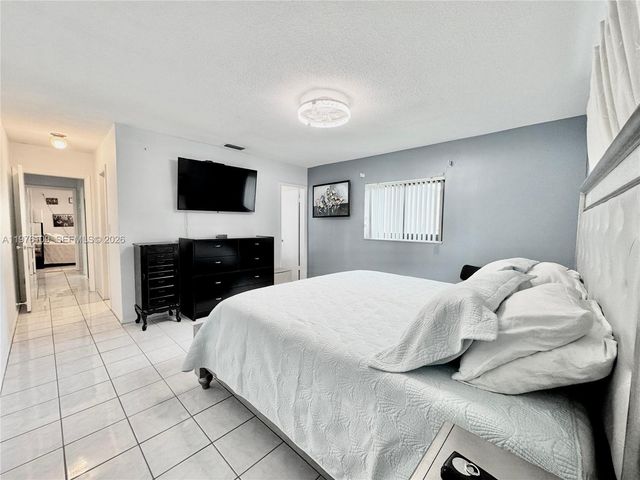 7005 NW 94th Ave, Tamarac, FL 33321