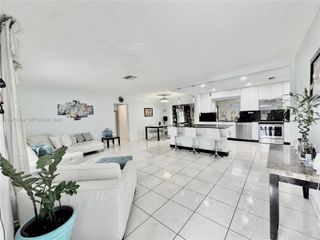 7005 NW 94th Ave, Tamarac, FL 33321