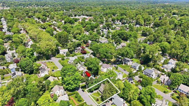 69 Tunstall Road, Scarsdale, NY 10583