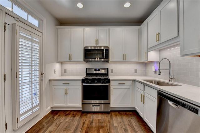 160 Neel Reid Drive, Roswell, GA 30075