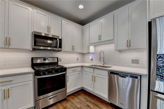 160 Neel Reid Drive, Roswell, GA 30075