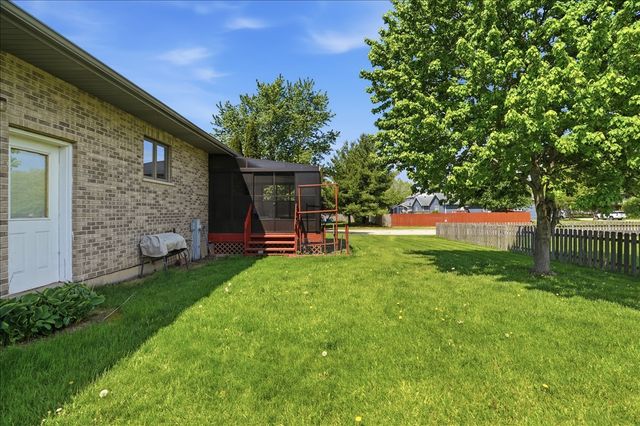 300 Old Mill Lane, Hampshire, IL 60140
