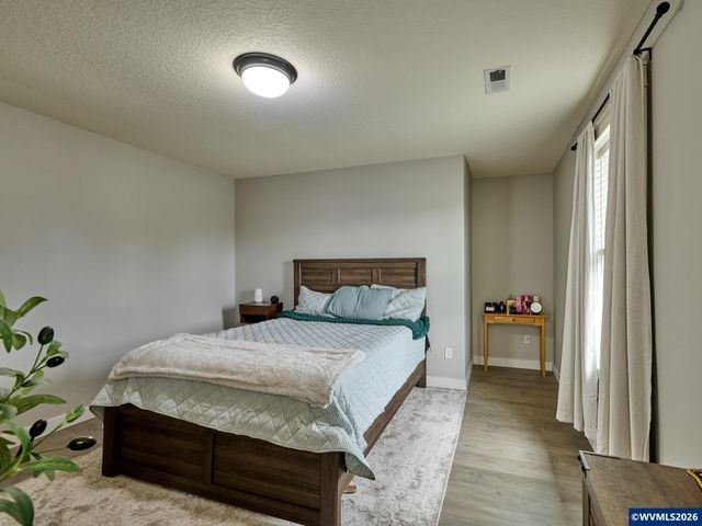 1025 SE Millright Av, Mcminnville, OR 97128