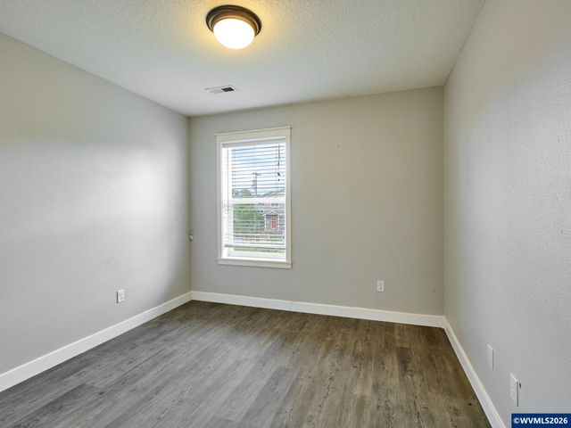 1025 SE Millright Av, Mcminnville, OR 97128