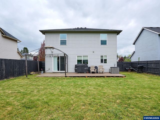 1025 SE Millright Av, Mcminnville, OR 97128