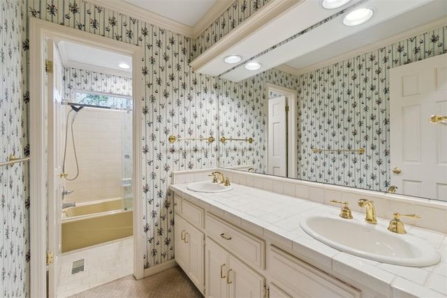 3004 Cactus Drive, Edmond, OK 73013