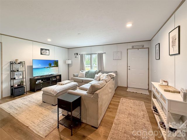 206 Fairchase Circle, Stony Point, NC 28678