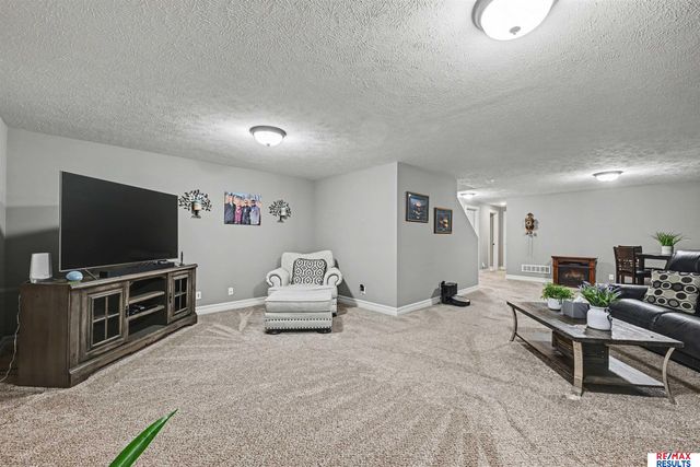 12112 S 209 Street, Gretna, NE 68028