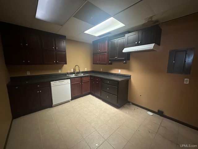 113 S 10th Street, Escanaba, MI 49829