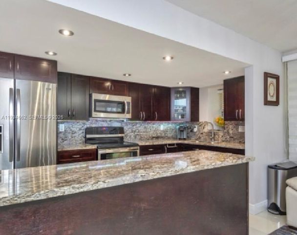 20401 NE 30th Ave 108-8, Aventura, FL 33180