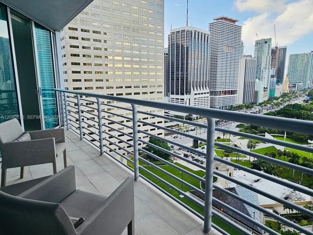 335 S Biscayne Blvd 2202, Miami, FL 33131