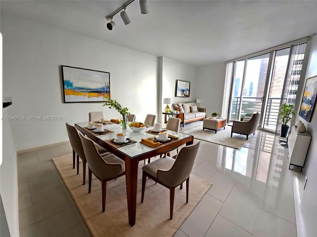 335 S Biscayne Blvd 2202, Miami, FL 33131