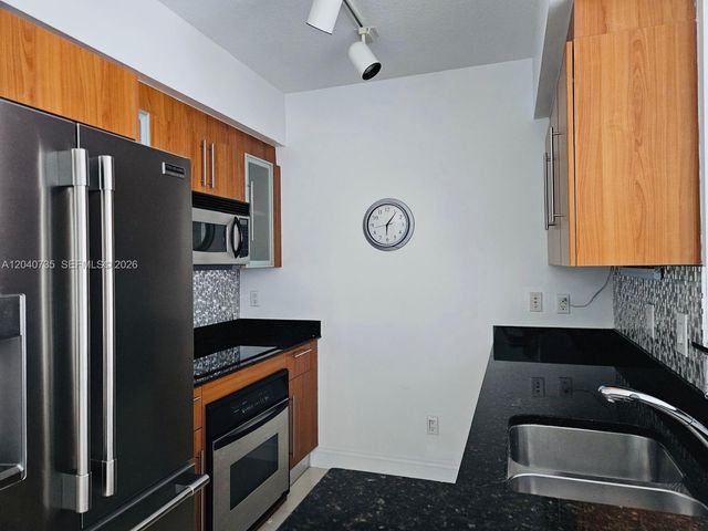 335 S Biscayne Blvd 2202, Miami, FL 33131