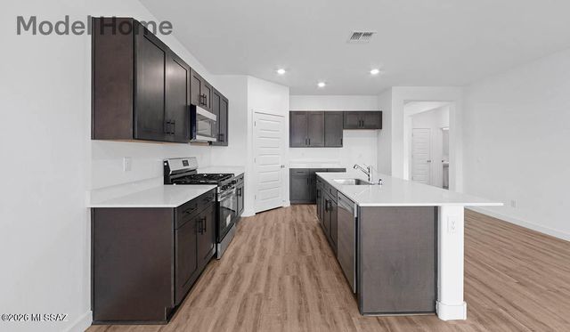 848 N Tombaugh Lane, Green Valley, AZ 85614