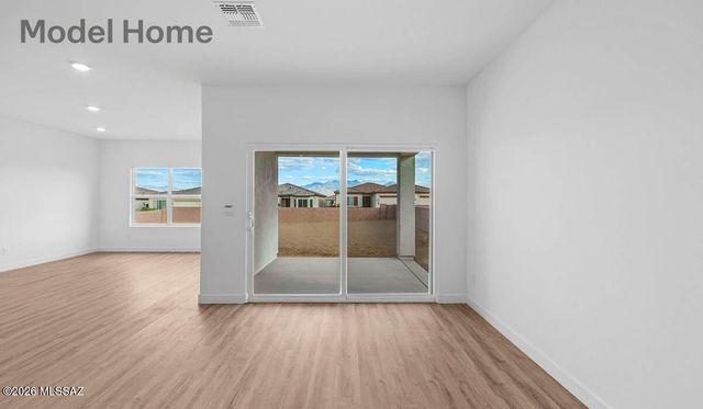 848 N Tombaugh Lane, Green Valley, AZ 85614