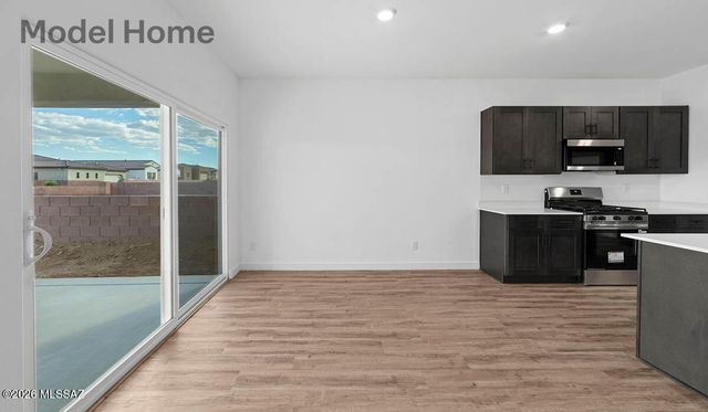 848 N Tombaugh Lane, Green Valley, AZ 85614