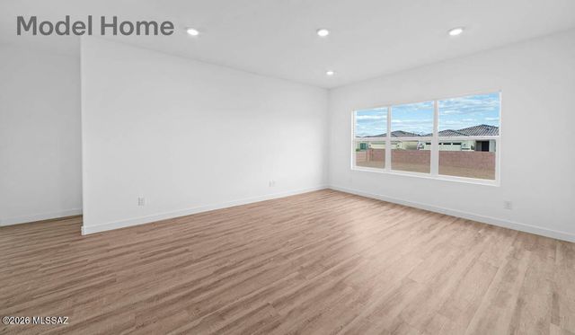 848 N Tombaugh Lane, Green Valley, AZ 85614