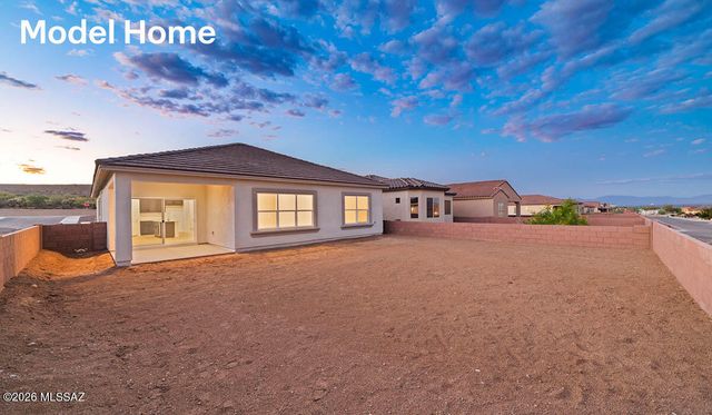 848 N Tombaugh Lane, Green Valley, AZ 85614