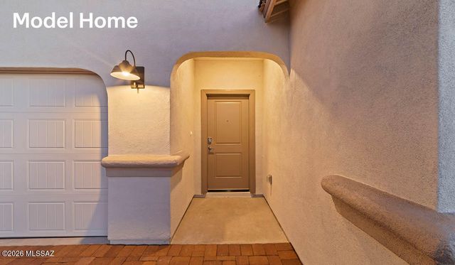 848 N Tombaugh Lane, Green Valley, AZ 85614