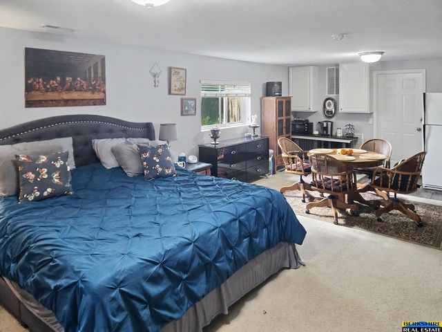 2340 Sand Hills Drive, Papillion, NE 68046