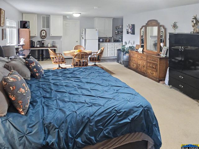 2340 Sand Hills Drive, Papillion, NE 68046